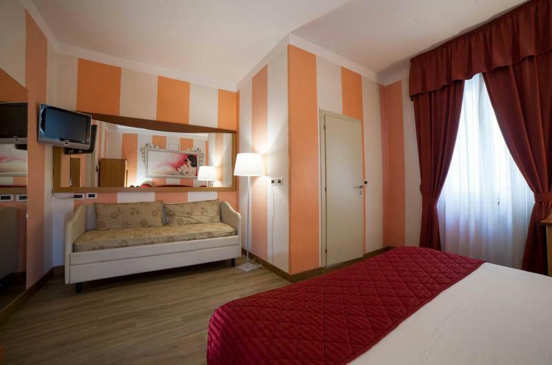 Hotel La Gradisca Римини Екстериор снимка